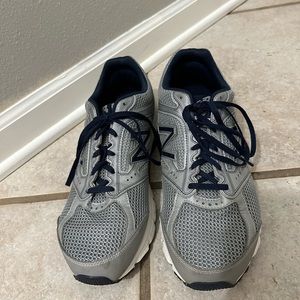 Men’s New Balance tennis shoes - size 10.5